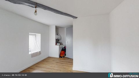 Fiche N°Id-LGB155104 : Angoulême, Townhouse with outbuilding of about 138 m2 comprising 5 room(s) including 4 bedroom(s) - Built in 1949 Old - Ancillary equipment: garage - parking - double glazing - fireplace - attic - cellar - heating: Wood Radiato...