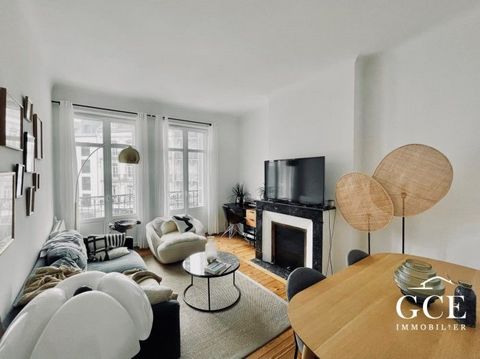 GCE Immo is pleased to invite you to discover this elegant T3 of 65 m2, perched on the 2nd floor (without elevator) of a beautiful Haussmannian building, nestled in the heart of the historic district of Bayonne - Saint Esprit. This apartment welcomes...