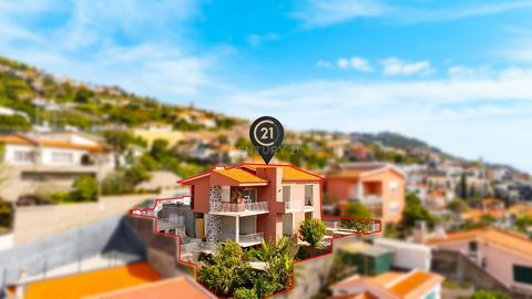 Discover this incredible investment opportunity in a T3 + 1 house under construction located in Bom Sucesso, Santa Maria Maior. With stunning views of the city and port of Funchal, this property has enormous potential to be transformed into profitabl...