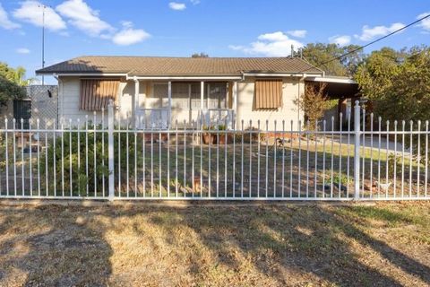 This charming house in South/East Deniliquin presents an enticing investment opportunity, first home or a serene downsizing option for retirees. Boasting three spacious bedrooms all with huge built-ins and a well-appointed bathroom, it offers comfort...