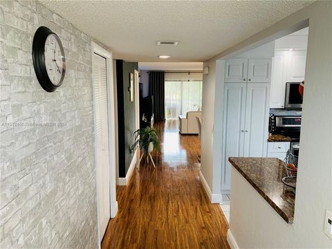 This corner apartment with 2 bedrooms and 2 fully remodeled bathrooms sounds absolutely stunning! Each bedroom boasting spacious closets along with additional closet space adds a touch of luxury and practicality Moreover having a spacious kitchen wit...
