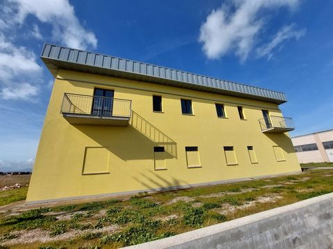 CASTIGLIONE DEL LAGO (PG), Loc. Panicarola: Commercial/craft premises on two levels of approx. 530 sqm. Composed of: - Ground Floor: Large room of 265 sqm approx. with bathroom and possibility of internal access with motor vehicles. - First Floor: Si...