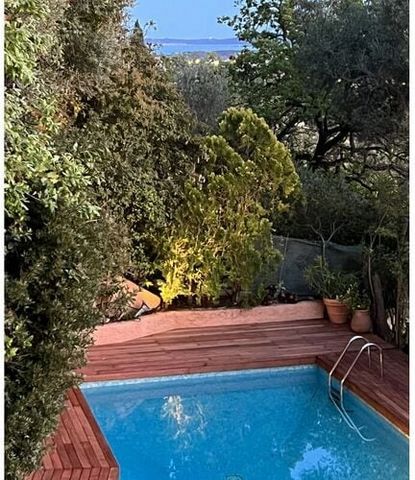 The holiday home offers you a private wellness vacation with a breathtaking view. The pure pleasure unfolds on 145 square meters with a pool, (9x 5 m) of a light, open living area and a spacious terrace equipped with a panoramic view equipped with su...