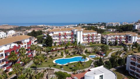 Nice and cozy apartment in Riviera del Sol, surrounded by golf courses. With a privileged location, the property enjoys beautiful panoramic views of both golf and the sea. With morning sun, tranquility distinguishes this property with two bedrooms (t...