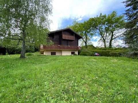 Located in the quiet of the town of EXCENEVEX, in a residential area, close to amenities and not far from the lake, Type 5 chalet dating from 1989, with full basement, set on a plot of 910 m². It is composed on the ground floor of an entrance hall wi...