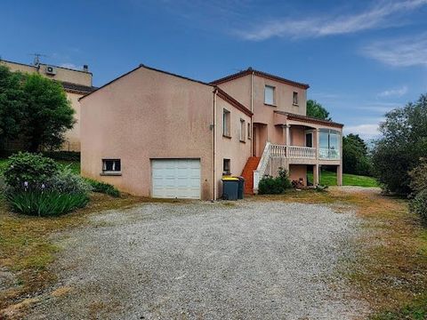 BELLE OPPORTUNITÉ POUR GRANDE FAMILLE OU INVESTISSEURS ! Christian Couzinié vous propose dans le TARN 81 à 5 mn du centre ville de CASTRES 81100 une maison sur sous sol total d'une surface totale avec plus de 250 m2 dont 140 m2 habitables avec 4 cham...