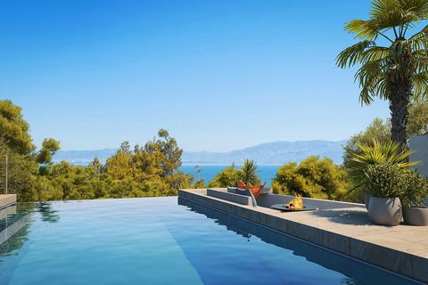 La parcela, extremadamente atractiva, se encuentra en una prestigiosa zona residencial sobre la ciudad de Sutivan y ofrece una hermosa vista del mar y de la ciudad de Split. Se encuentra a solo 300 metros de la costa y del animado centro de la ciudad...