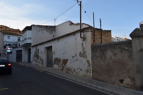 Plot in Calafell area Calafell Poble, 67 m. plot area, 1000 m. from the beach, south facing. Extras: buses, downtown, shopping centres, medical centres, schools, coast, hospitals, parks, supermarkets, train Sale: 85.000 €