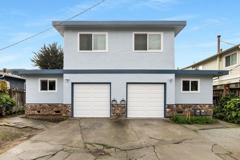 452 Oak Ave Half Moon Bay offers a unique opportunity to embrace coastal living with the added bonus of an income-producing unit. The home is 2,876 SF on a 5,000 SF lot. The main residence is 3 beds, 2.5 baths, and a versatile den that can be an extr...