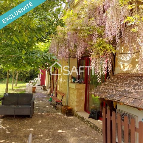 I invite you to come and discover this superb stone farmhouse having retained the charm of the old, located in Sourzac, 1 hour from Bordeaux, 30 minutes from Périgueux and Bergerac, access to the A 89 and nearby amenities. Tastefully modernized with ...