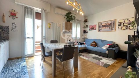 Bologna - Massarenti - Near via Azzurra Renovated - approximately 86 m2 - Balcony - Large parking space Near the Sant'Orsola hospital, an area served and well connected to the historic centre, in an internal building with a communal garden, an apartm...