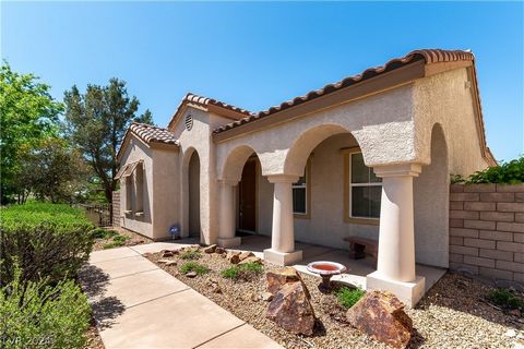 1-story home in desirable West Summerlin (Paseos) neighborhood, only minutes from Downtown Summerlin, the baseball stadium, and Red Rock National Park! This highly upgraded 2-bedroom + den, 2 bath home features a very functional and open floor plan, ...