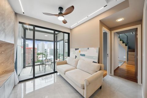 CEA Registration: L3010858B / R047826E Preview in virtual tour: https://my.matterport.com/show/?m=ub9VAgkxZ2N Introducing your urban oasis at Uptown @ Farrer! Nestled in the vibrant enclave of Farrer Park, this chic loft-style condo unit is the epito...
