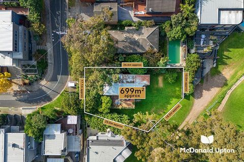 There's no point sugar coating it, this unique, architecturally designed family home needs some love. But if you're looking to settle in the highly desirable Whisky Hill district, with outstanding green views, number 9 James Street is your invitation...