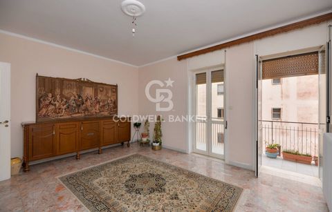 GALATINA - LECCE - SALENTO In Galatina, in a quiet residential area just a few minutes from the charming historic center of the city, is available for sale a large apartment of 150 sqm located on the 3rd floor of a condominium with lift. The apartmen...