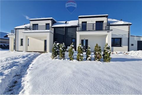 I would like to present to you a unique house of extraordinary charm, located in a quiet housing estate of new villa buildings. It is a spacious and bright property with an area of 124.31 meters (with a total area of 133.51 meters), being part of an ...