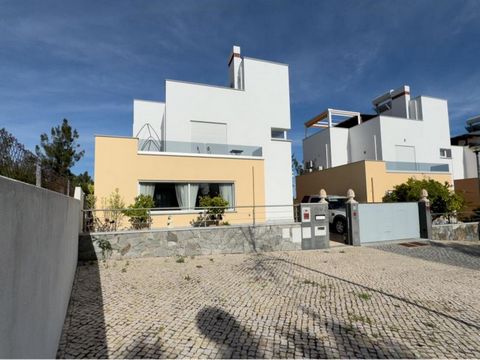 Sold furnished and equipped. Modern, detached 3 bedroom villa inserted in a closed condominium within walking distance to the village of Santo Estevao close to the picturesque town of Tavira. The villa is in a very quiet location. Laid out over 3 flo...