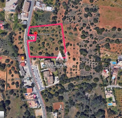Introducing Almancil's Hidden Gem: An Unparalleled Investment Opportunity! Are you ready to invest in the heart of Almancil, Portugal? ? Prime Central Location: This piece of land is not just a location; it's a statement. Situated in the heart of Alm...
