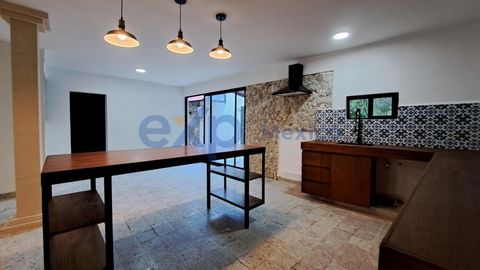 IMMEDIATE DELIVERY Living room Dining room Kitchen 2 bedrooms with air conditioners 2 bathrooms Swimming pool Garden Equipped and ready to work at Airbnb   Features: - Garden - SwimmingPool - Garage - Air Conditioning - Barbecue - Furnished - Terrace...