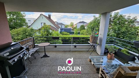 In the town of Saint-Louis la chaussée, discover this F3 type apartment from 2015 on the first floor with elevator with a surface area of 68.28m2 carrez. It is composed of an entrance hall with pantry, a living room with kitchen of 28.6m2 giving acce...
