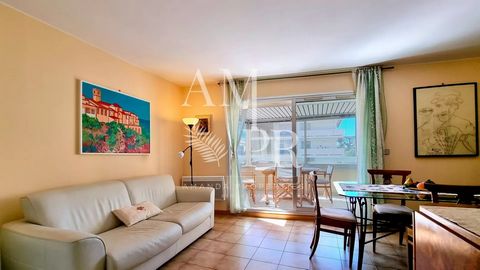 Amanda Properties presents this charming 2-room apartment with a beautiful 11 sqm terrace ,located in the Basse Californie district, just a few steps from the Croisette and two minutes from the beaches. It consists of a living room opening onto a ter...