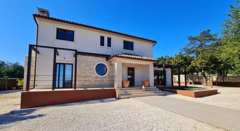 Price fell from 675 000 eur to 635 000 eur! Beautiful villa in a quiet village in Barban area, 5 km from the sea! Total area is 159 sq.m. Land plot is 1998 sq.m. Villa belongs to 2017 and is fully functional, equipped and furnished. Villa consists of...