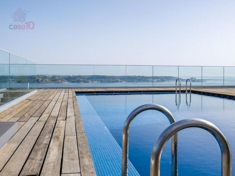 Luxury 4 bedroom flat for rent in Restelo, Lisbon Inserted in the luxurious and elegant Sky Restelo Building, in Belém, Lisbon. This flat consists of an entrance hall, with a guest bathroom and a suite, which connects to an imposing and bright living...