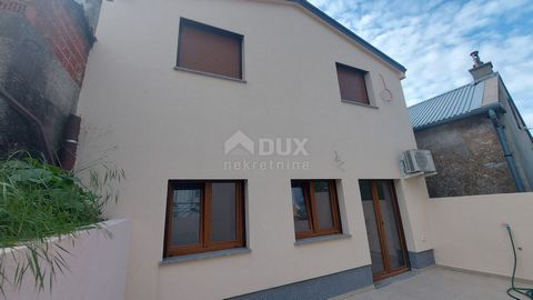 Location: Primorsko-goranska županija, Bakar, Hreljin. BAKAR, HRELJIN - house 150 m2, with two apartments, new construction We mediate in the sale of a new house consisting of two apartments. On the ground floor there is a one-room apartment with a l...