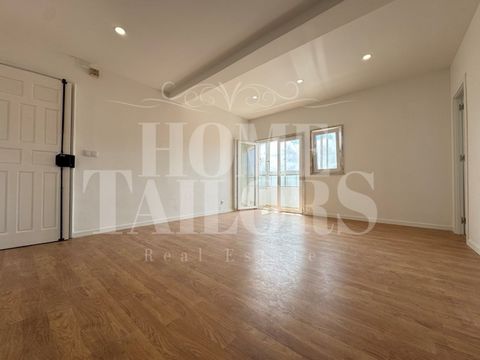 T3 ready to move in, completely refurbished, located in Queluz-Belas, for Sale: Cozy and bright flat with 4 rooms located in a one-way street, quite quiet. It has plenty of direct sunlight. Composition/Divisions: Composed of a large living room, the ...