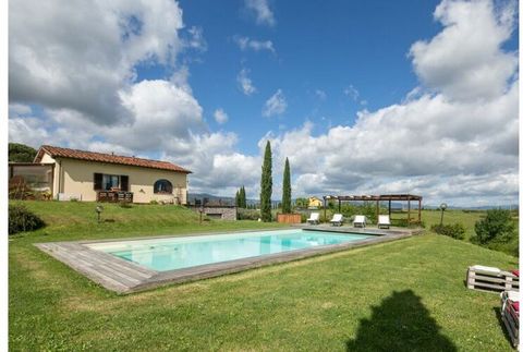 Prachtige villa met privézwembad en barbecue, gelegen in Valdambra, op de grens met het Chiantigebied.