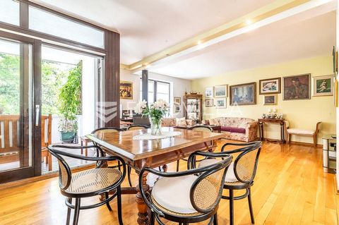Zagreb, Maksimir. Right next to Maksimir Park, there are two furnished and well-maintained houses on a 378 m2 plot with beautiful terraces surrounded by lush greenery. The first house, spread over three floors, consists of a garage, living room, bath...
