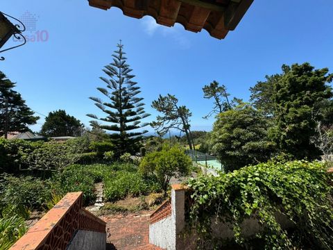 Excellent villa for sale with sea view in Sintra House located on a fantastic plot of land with sea views, next to Cabo da Roca and the Sintra Mountains. Comprising living area, kitchen, 3 bedrooms and full bathroom. It has a garage. Fantastic garden...