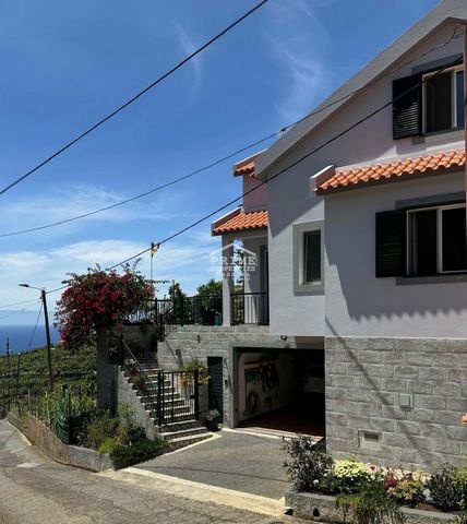 Witamy w Twojej przyszłej przystani - oszałamiającym domu z trzema sypialniami położonym w jednej z najcieplejszych i najbardziej poszukiwanych dzielnic Ponta do Sol. Ten wspaniały dom, zbudowany w 2007 roku i niedawno odnowiony, został zaprojektowan...