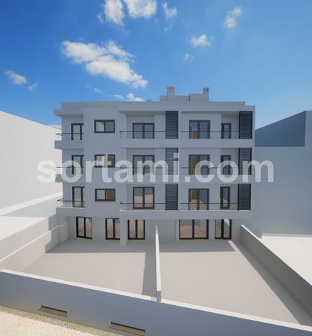 In zentraler Lage in der malerischen Stadt Faro befindet sich dieses im Bau befindliche Apartment, dessen Fertigstellung im Dezember 2024 erwartet wird. Diese Entwicklung verspricht, Komfort mit Bequemlichkeit zu verbinden und ein einzigartiges Wohne...