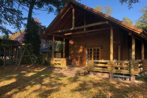 Acogedora casa de madera redonda junto al lago y en plena naturaleza. Lo más destacado de la zona de casas de vacaciones son los dos lagos para nadar, que están disponibles exclusivamente para los propietarios y huéspedes de las casas. Wiefelstede, c...