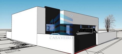 Moradia T2 térrea, com arquitetura moderna, na Gafanha da Nazaré localizada em zona residencial perto de comércio escolas, farmácias, bancos, correios e de fácil acesso às principais vias. Imóvel em fase de construção com conclusão prevista para deze...
