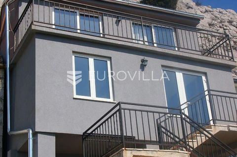 Not far from Split, in the old town of Sitno Gornje is this renovated stone house. The total living area is 164 m2. Thermal insulation has been installed and the house consists of: living room, dining room, kitchen, two double bedrooms, one single be...