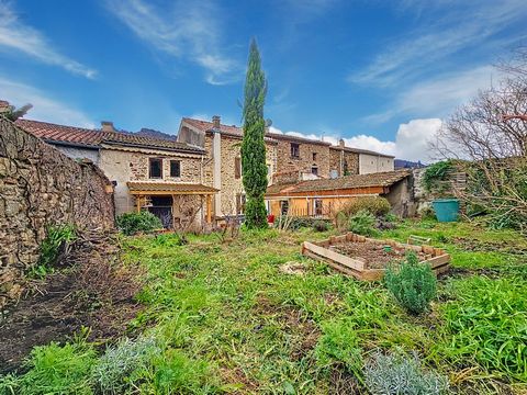 Superbe maison de village avec garage, jardin et dépendance