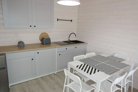 Holiday complex with small, newly built houses, only 600 m from the beach on the Baltic Sea. All houses are bright and friendly and have a private terrace with garden furniture and a barbecue. The family-friendly Baltic resort of Rewal is located jus...
