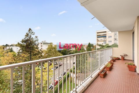Appartement T5 + cave + parking