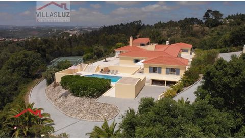 Beautifully built 4 bedroom property set on 5920sqm located in a peaceful setting near Obidos. The house itself is both spacious and elegant, enhanced by beautiful garden, mature trees, shrubs and walkway accessed via a driveway from the main entranc...