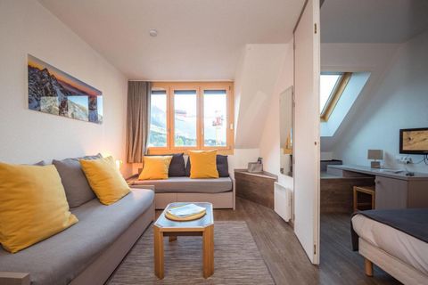 The Residence Chamois Blanc is in the Chamonix Sud area of Chamonix right next to the ski bus stop and just a short walk from the centre of Chamonix. The ski slopes, ski school and ski lifts are 1 km away. There is a beautiful view of the Mont Blanc ...