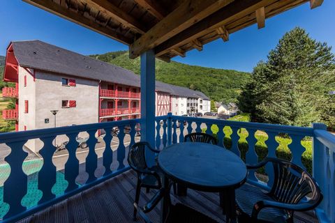 Les Trois Vallées es una residencia con sauna y piscina cubierta situada en el hermoso pueblo típico de los Pirineos de Arreau, a 200m de los comercios y a 10km del pueblo de Saint-Lary Soulan y de los telecabinas. A destacar que usted podrá ir a esq...