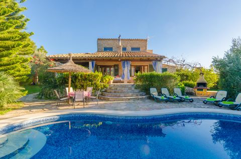 Wonderful villa with private pool on the outskirts of Inca, in the inland of the island, offering a special accommodation to 6 guests. The exteriors are quite beautiful. Go outside and enjoy a delicious barbecue after taking a coffee at the garden, s...