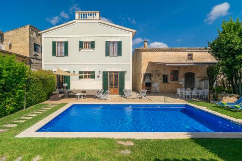 Welcome to this stylish house located in Llubí, a beautiful little town in the middle of the island. It has a capacity of 10 people. The house's exteriors are very beautiful, highlighting a 9 x 5m chlorine pool with a depth ranging from 1m to 1.9m wh...