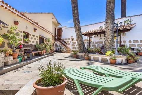 A rare opportunity for a great investment! This grand house is in the heart of Granadilla and you enter from a “Calle Emblematica” pathway where vehicles are prohibited and a quaint public foot way. All amenities are nearby as Granadilla is the capit...
