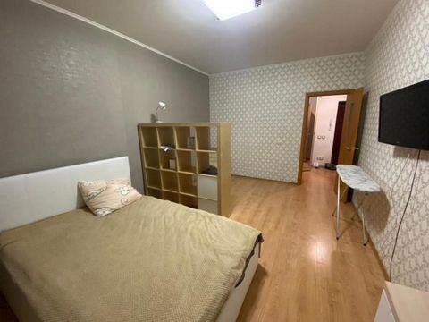 One-room apartment for rent. With all amenities, furniture and appliances for a comfortable stay. Made a fresh renovation. No more than 4 people are considered. Without bad habbits. Compensations are paid separately by citizens of the CIS. Metro phar...