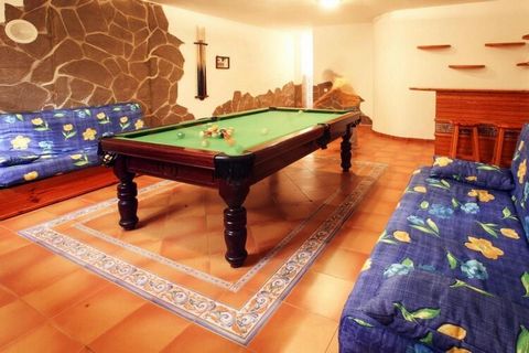 Charming holiday villas with private outdoor pool located in the middle of the popular holiday resort of Caleta de Fuste. The 14 villas impress with their traditional Canarian architecture with beautiful wooden ceilings and offer plenty of space in a...