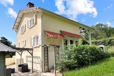 Surrounded by beautiful forests in a peaceful location within the commune of St Hilaire Peyroux, is this pretty 3 bedroom house with summer house, workshop, garage and gardens of 809m2. Enteringthe property you arrive into a very usefu lentrance porc...