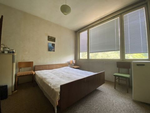 Top Estate Real Estate präsentiert Ihnen eine Ein-Zimmer-Backsteinwohnung in der Wohnanlage 'Dr. Atanas Moskov', Sofia. Sevlievo, Region Gabrowo. Das Gebäude befindet sich in einer bevorzugten Nachbarschaft, in der Nähe befinden sich Lebensmittelgesc...